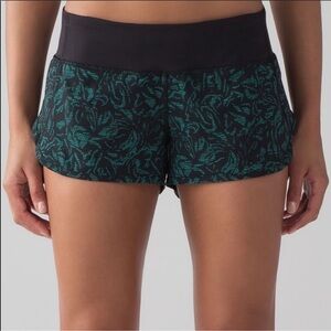 Lululemon‎ Speed Up Short Thrive Veridian Size 2
Gym Running Yoga Workout